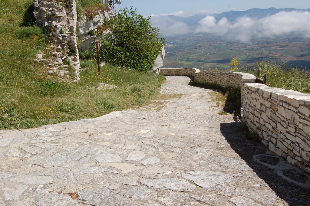 Ostello Cielo D'Alcamo Exterior foto